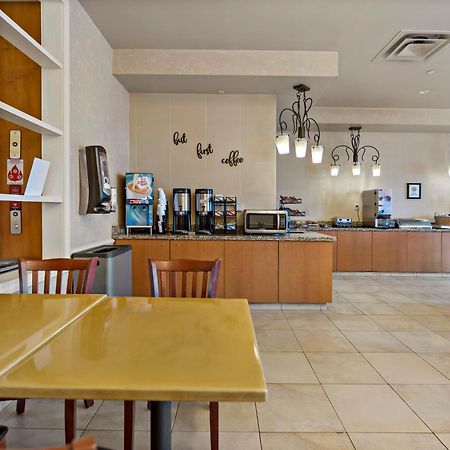 The Inn At Charles Town / Hollywood Casino Экстерьер фото