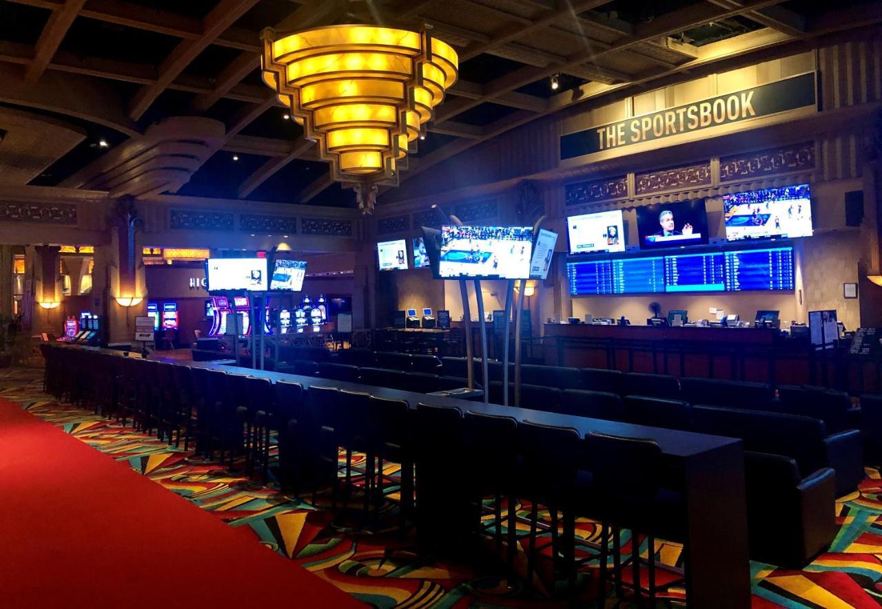The Inn At Charles Town / Hollywood Casino Экстерьер фото
