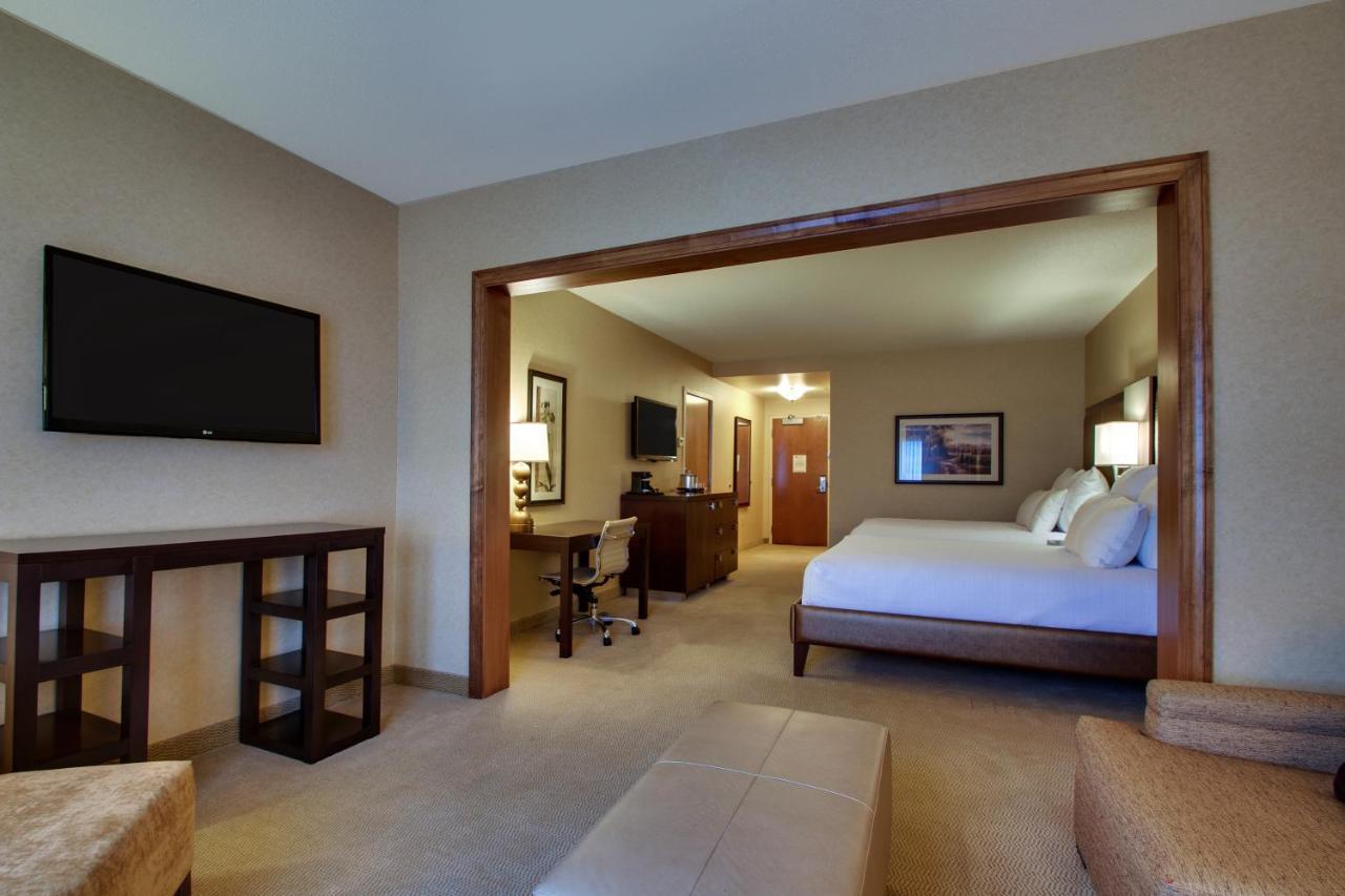 The Inn At Charles Town / Hollywood Casino Экстерьер фото