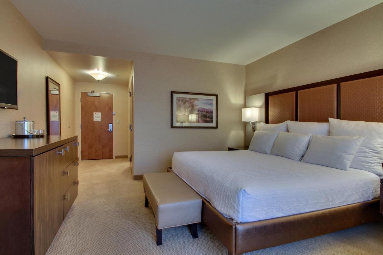 The Inn At Charles Town / Hollywood Casino Экстерьер фото